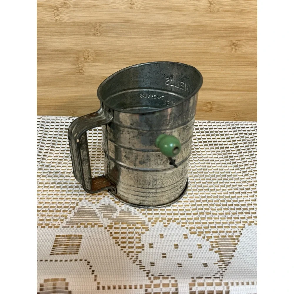 Vintage Bromwell's 1753995 Silver Green Knob Rustic 3-Cup Measuring Flour Sifter